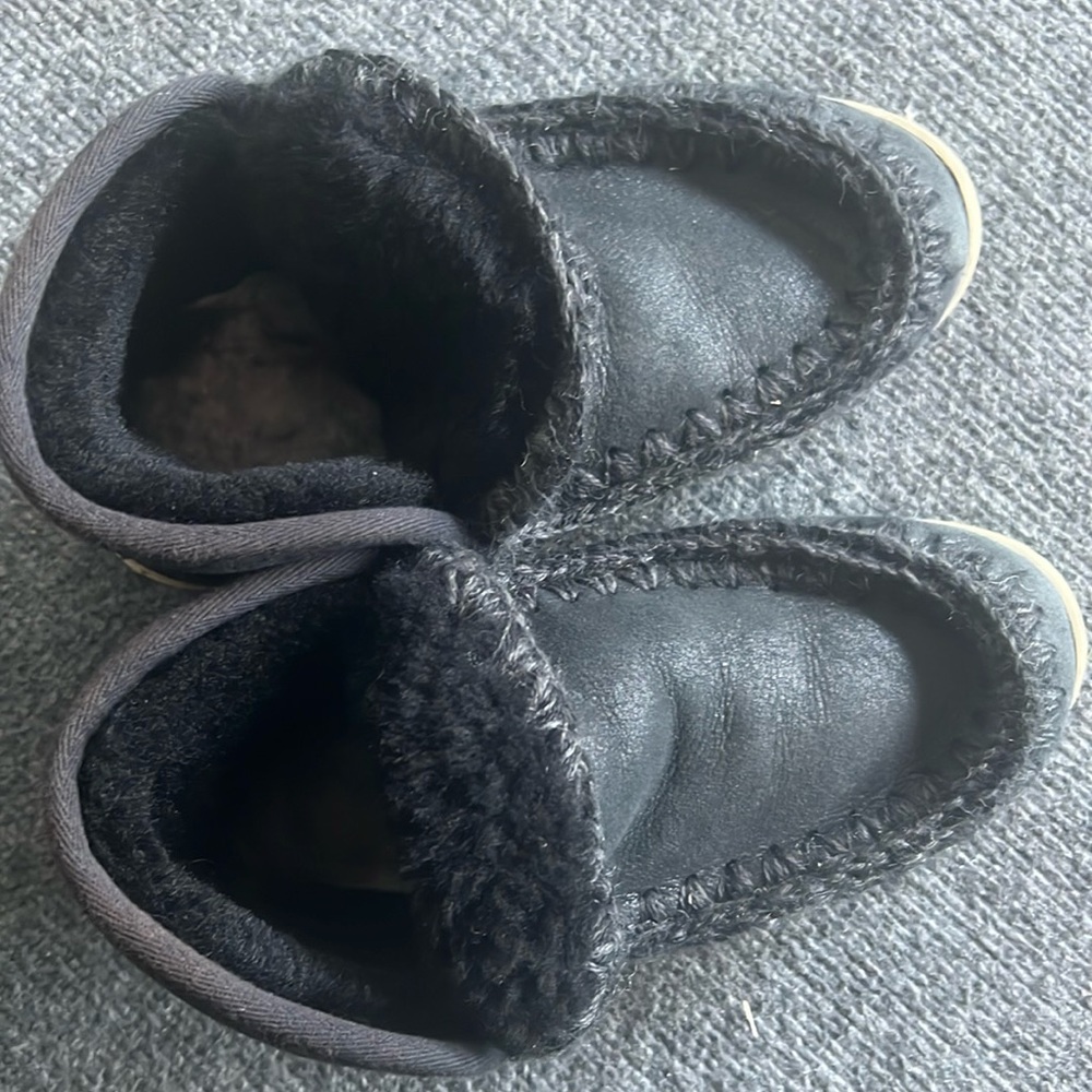 Mou Boots size 39 preowned Black